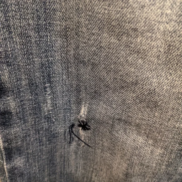 Vintage Vigoss Women's Jeans - Dark Blue, Distressed Flared - Y2K - Picture 3 of 6